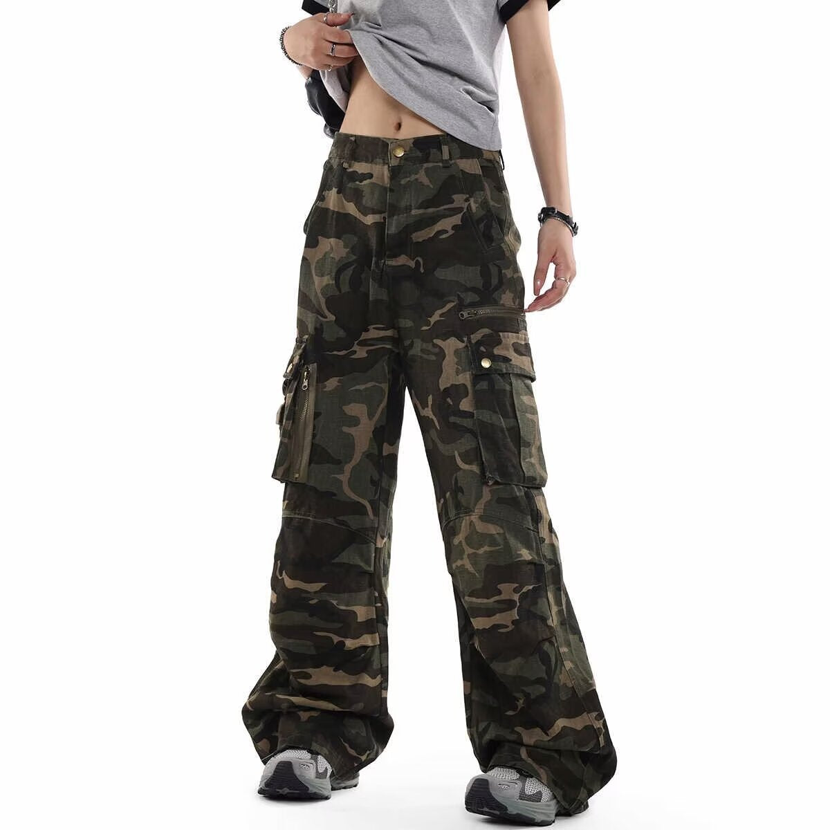 STREETWEAR