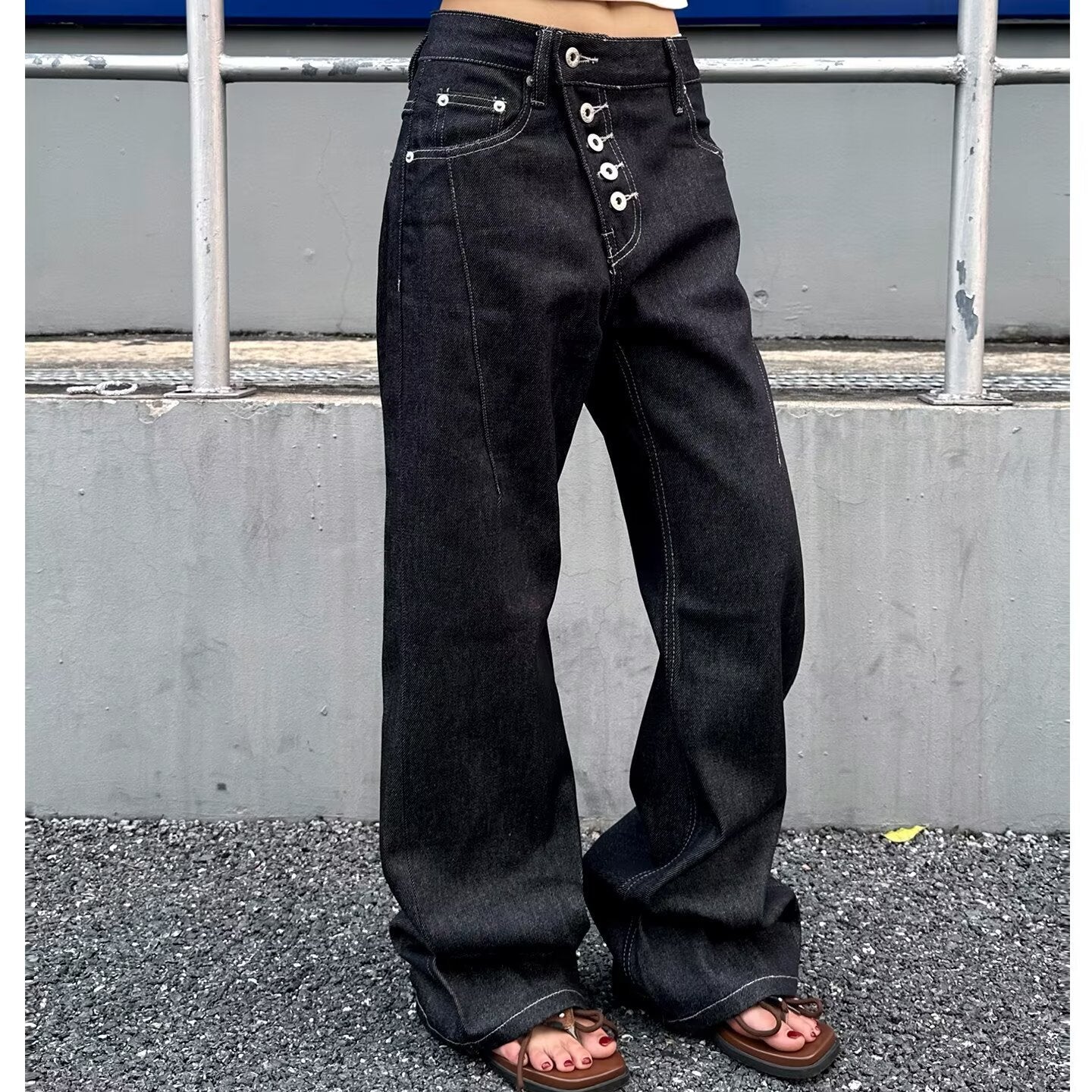 STREETWEAR